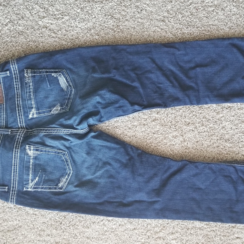 BKE WOMANS JEAN. GREAT SHAPE